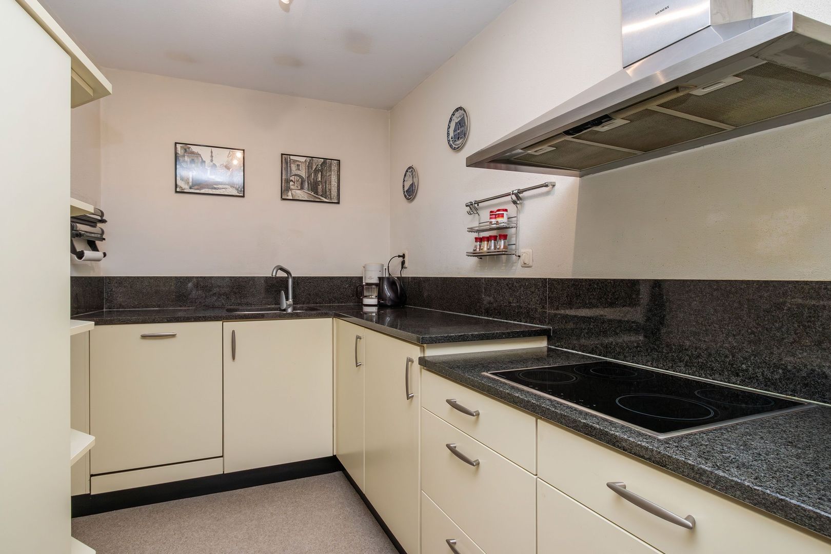 Laan van de Heelmeesters 29, Hilversum foto-8 blur