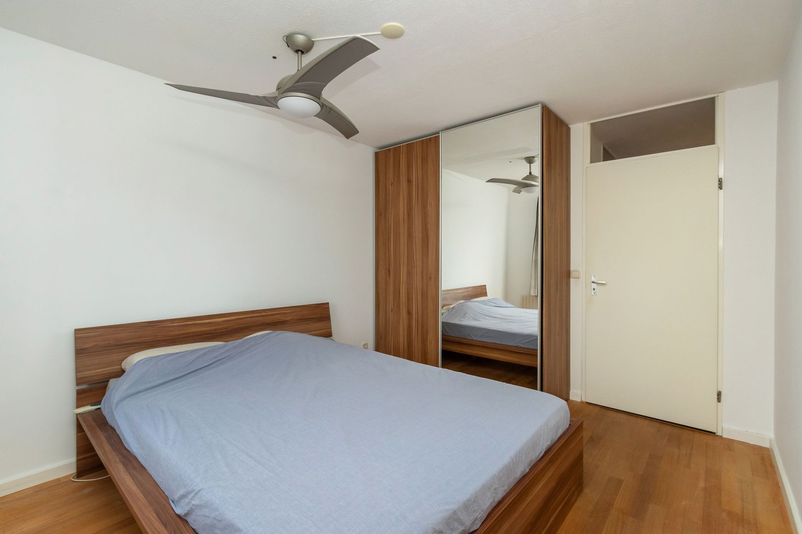 Langgewenst 129, Hilversum foto-10 blur