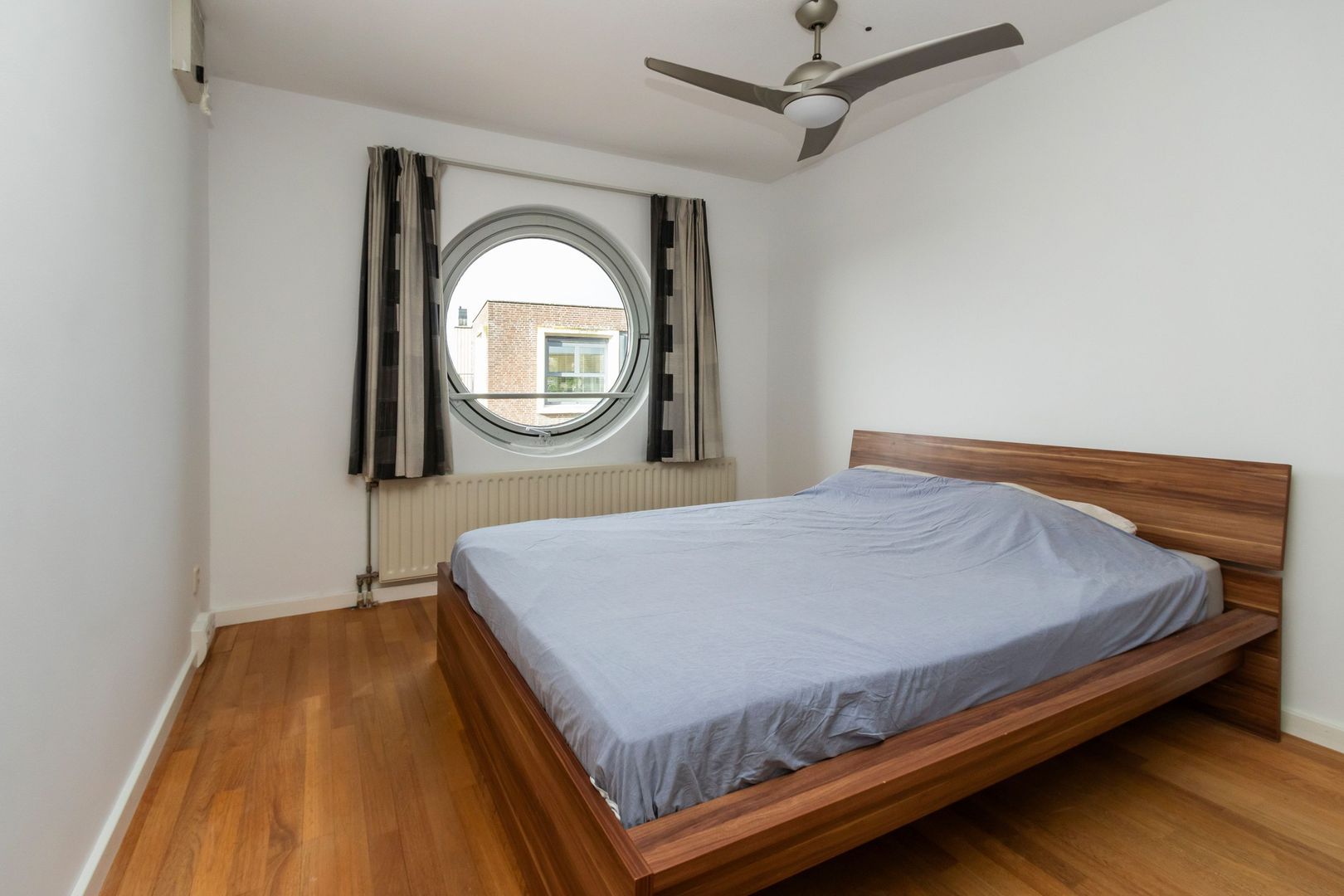 Langgewenst 129, Hilversum foto-8 blur