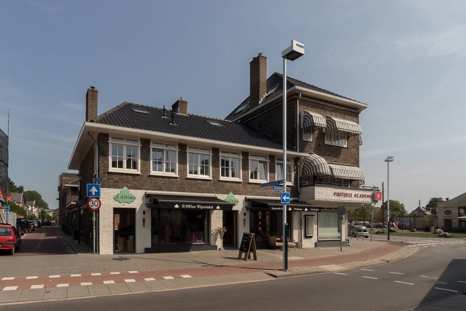 Bussumerstraat 4, Hilversum foto-0 blur
