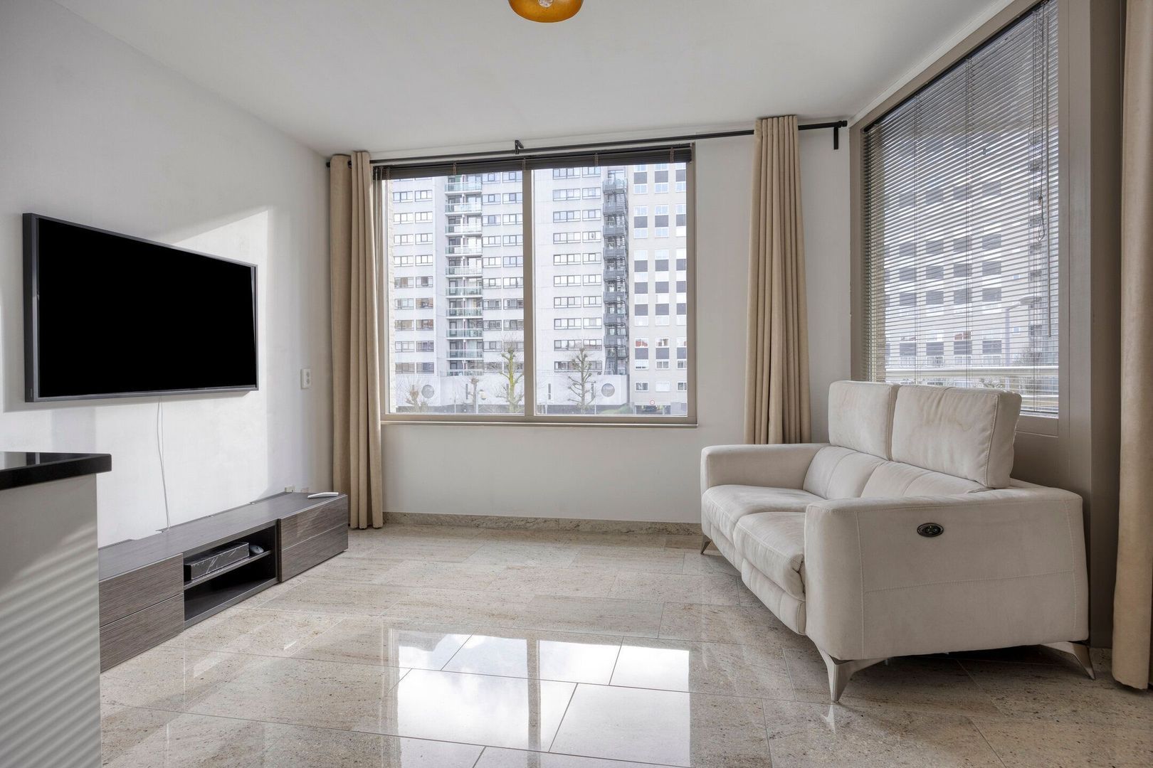 Oostmaaslaan 45 F, Rotterdam foto-2 blur