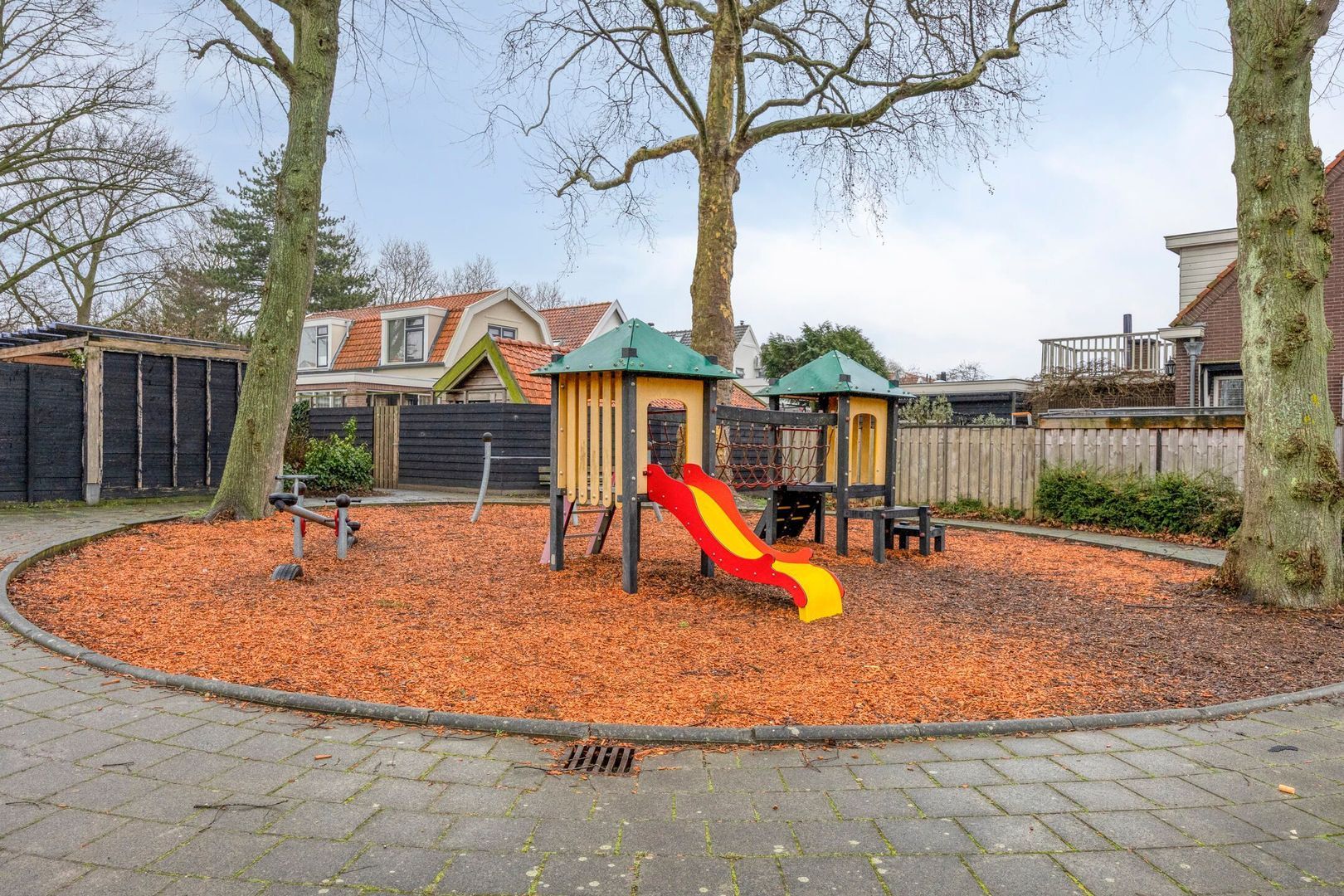 Prins Bernhardstraat 2, Hendrik-Ido-Ambacht foto-24 blur