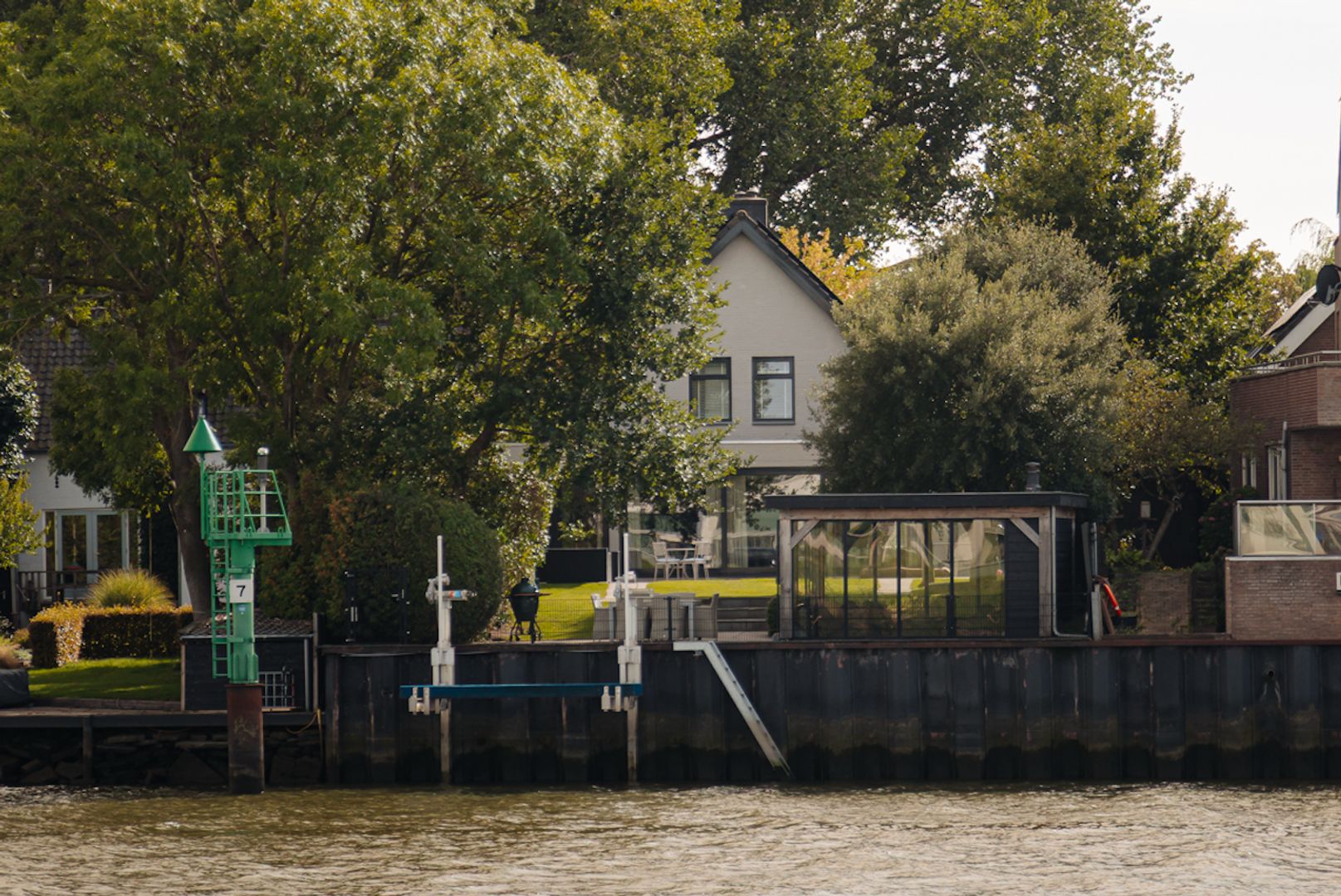 IJsseldijk 135, Krimpen Aan Den Ijssel foto-56 blur