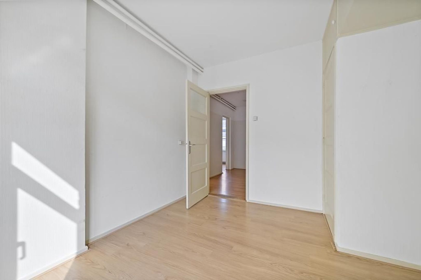 Laan van Meerdervoort 1383, Den Haag foto-22 blur