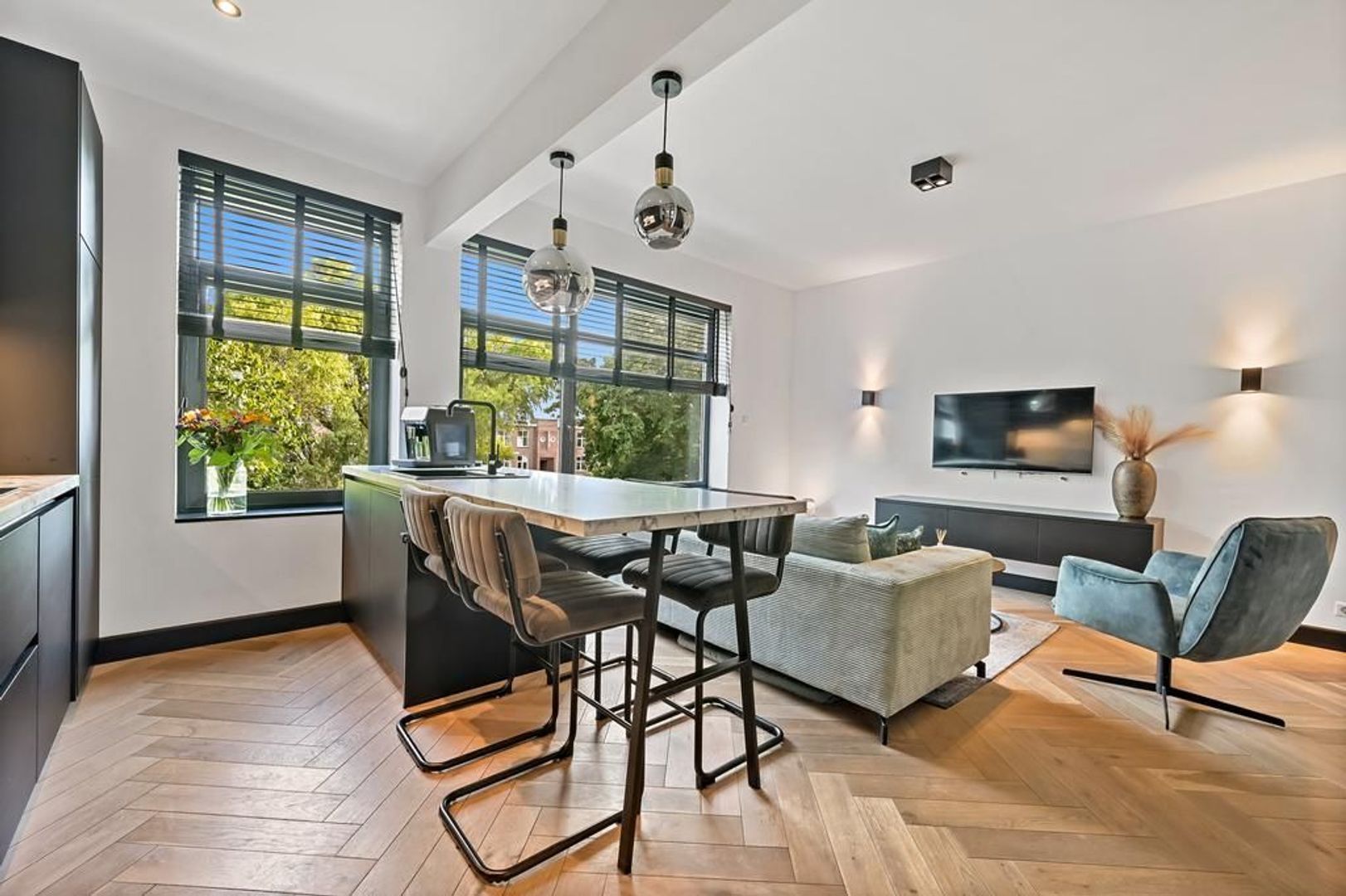 Mient 35, Den Haag foto-9 blur