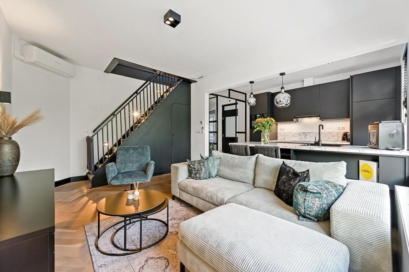 Mient 35, Den Haag foto-10 blur