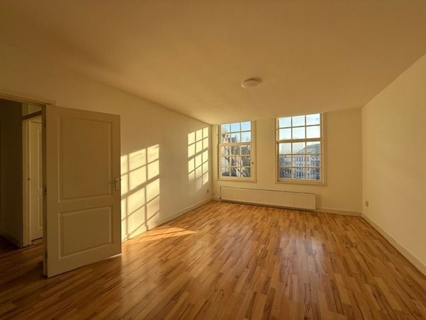 Torenstraat 12, Den Haag foto-1 blur