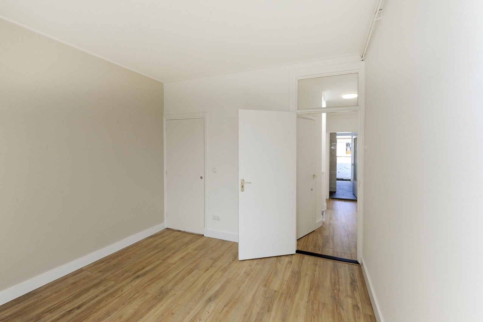 Linnaeusstraat 213, Den Haag foto-17 blur