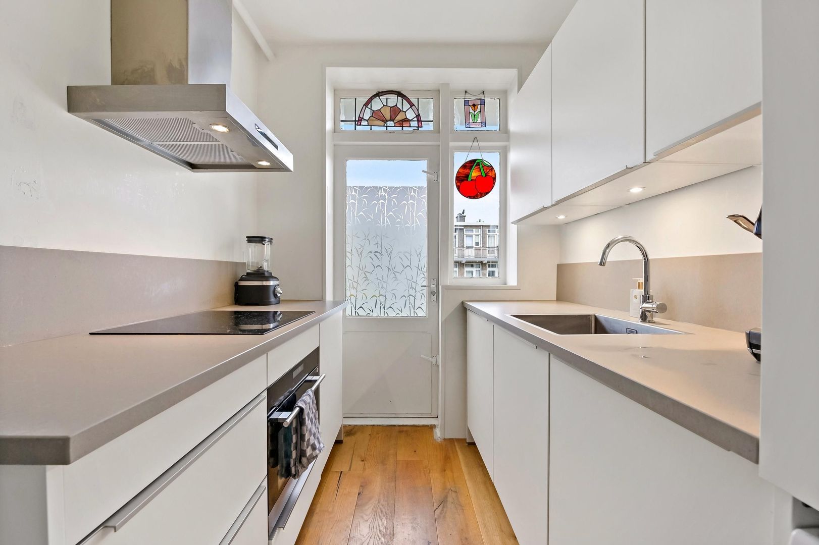 Veenendaalkade 474, Den Haag foto-3 blur