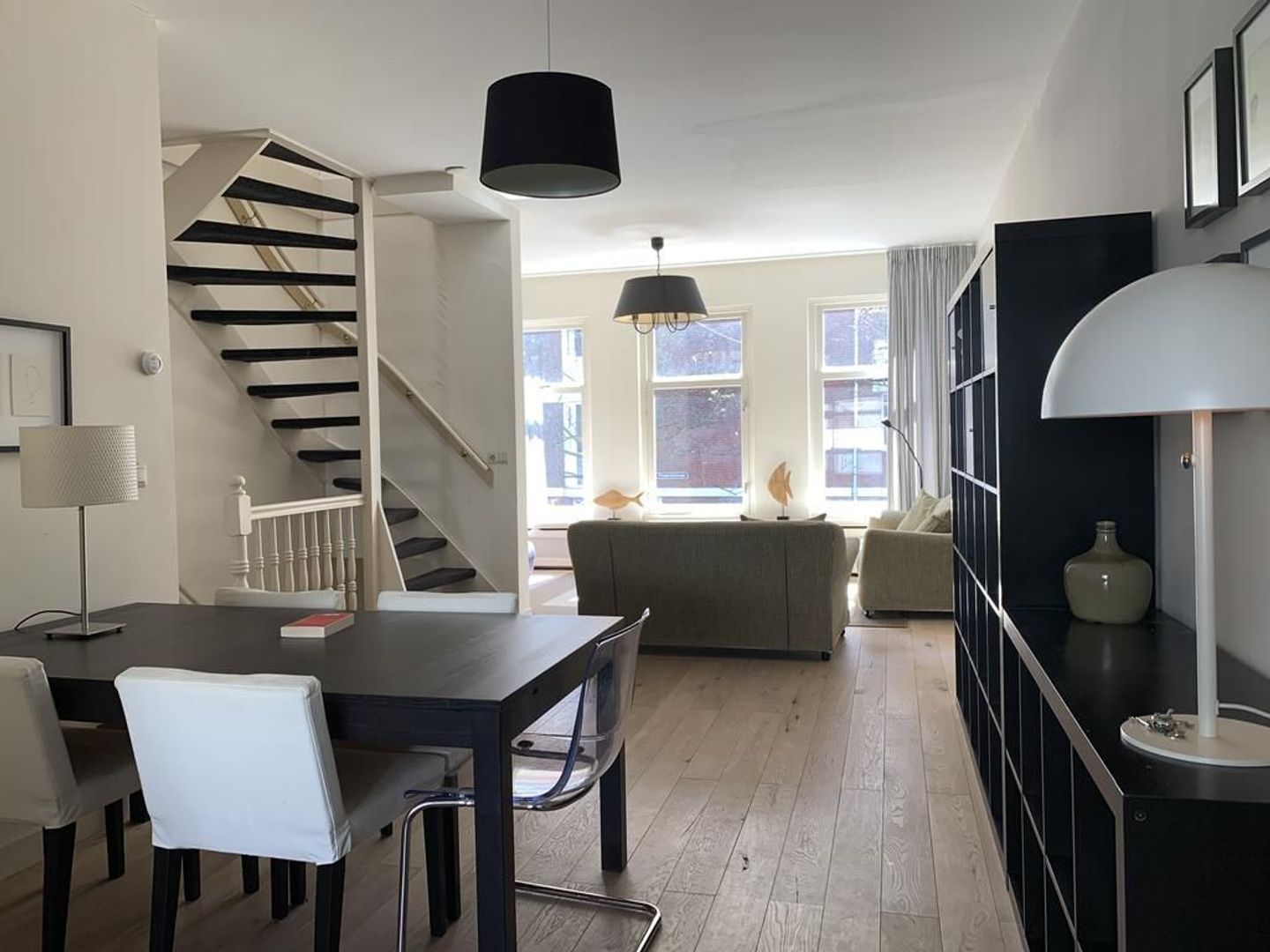 Frederikstraat 945, Den Haag foto-1 blur