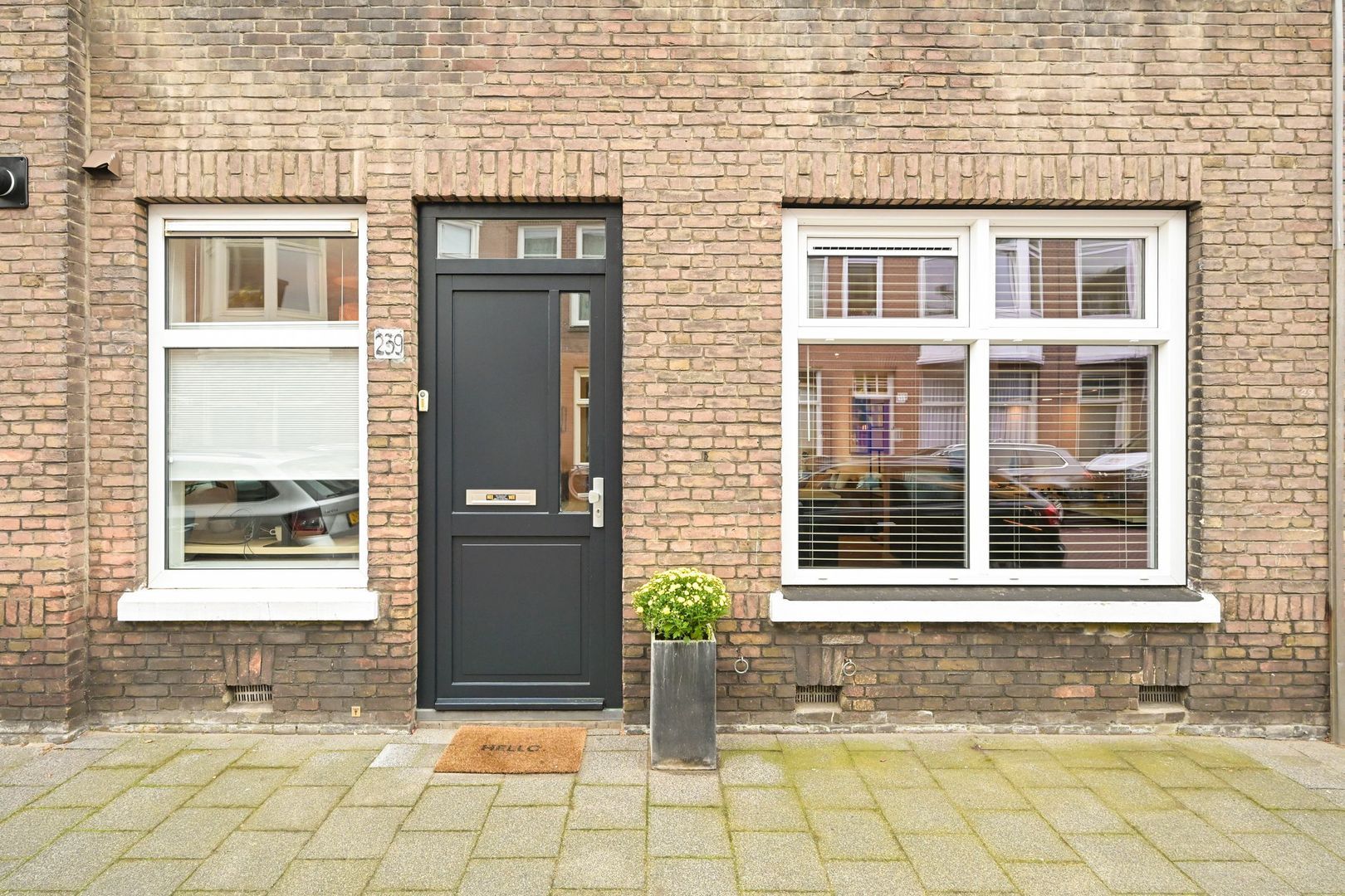 Johannes Camphuijsstraat 239, Den Haag foto-1 blur