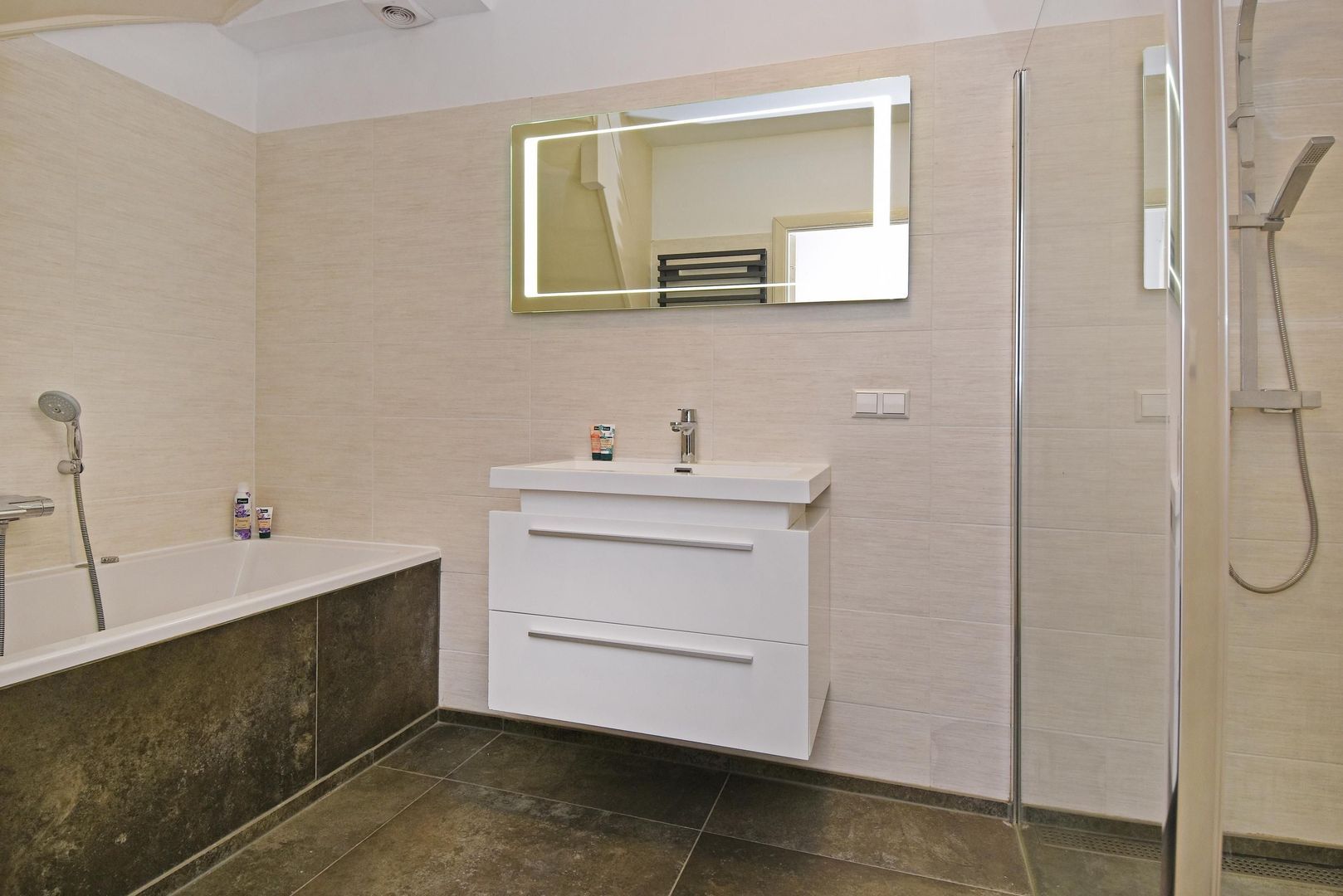 Laan van Nieuw Oosteinde 448, Voorburg foto-37 blur