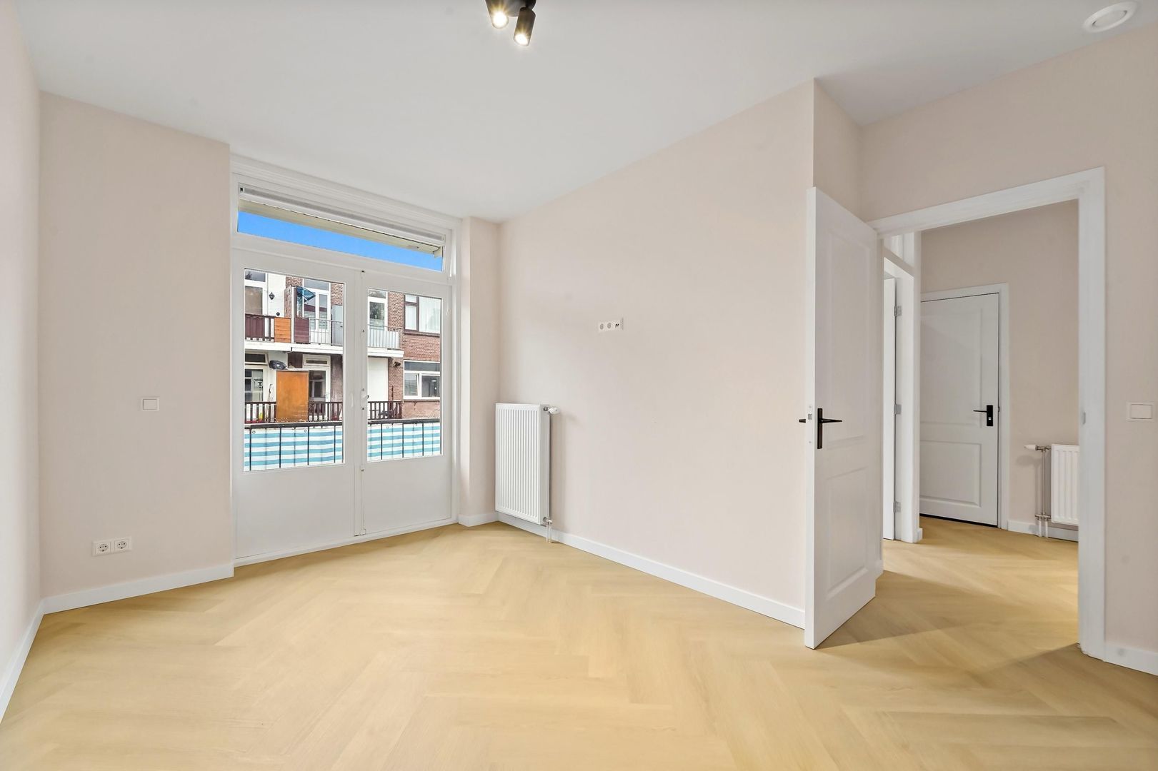 Naarderstraat 141, Den Haag foto-10 blur