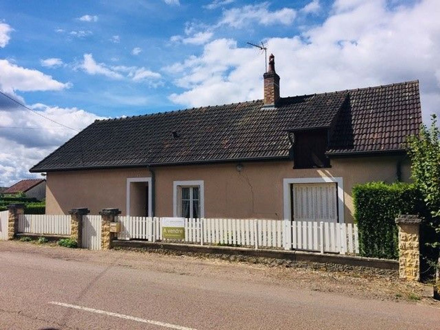 SI1380, Châtillon-en-Bazois foto-0 blur