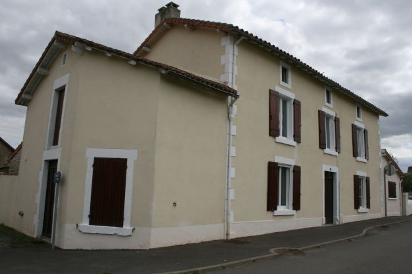 SI1382, Parthenay foto-0 blur
