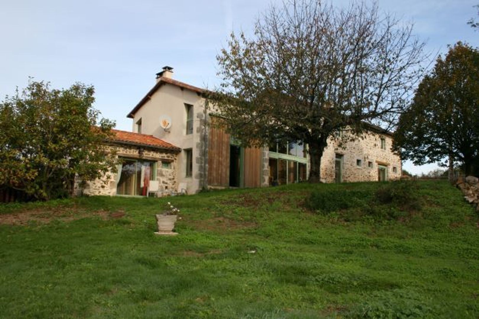 SI1383, Moncoutant-sur-Sevre foto-0 blur
