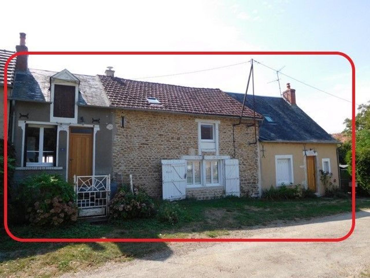 SI1472, Moulins-Engilbert foto-0 blur