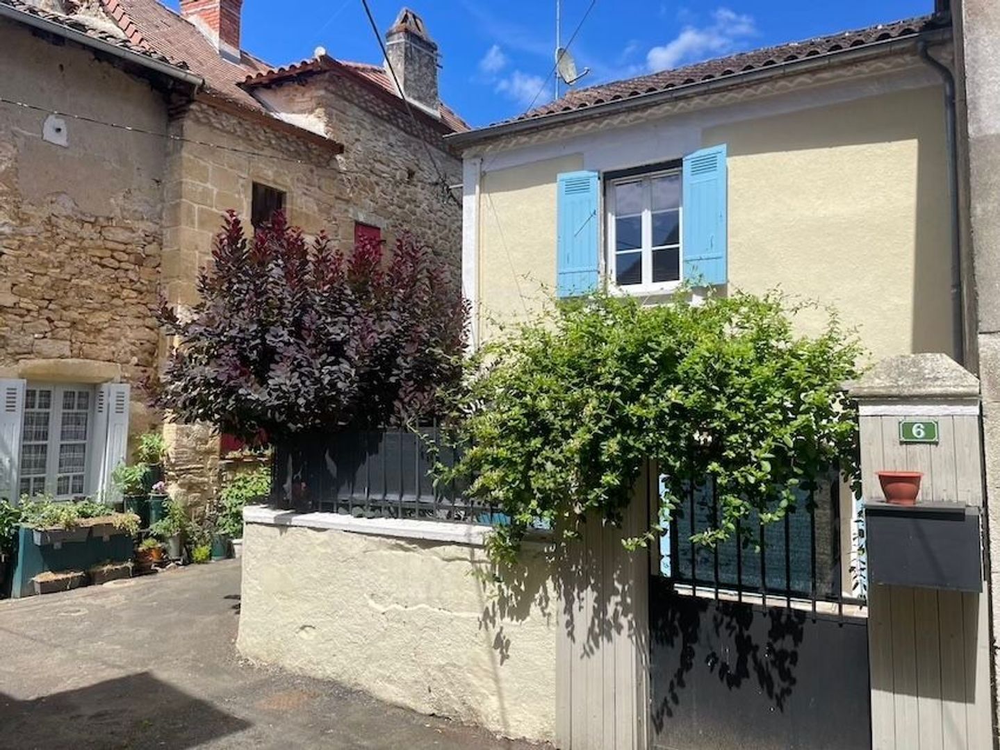SI1570, Corgnac-sur-l'Isle foto-0 blur