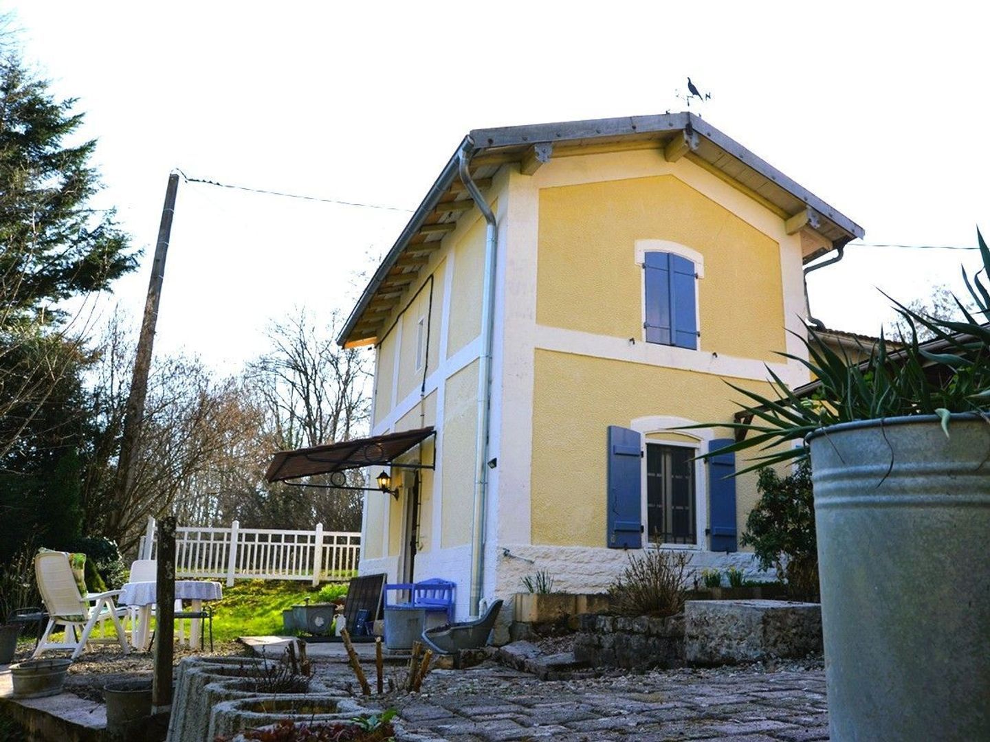 SI1556, Faverney foto-1 blur