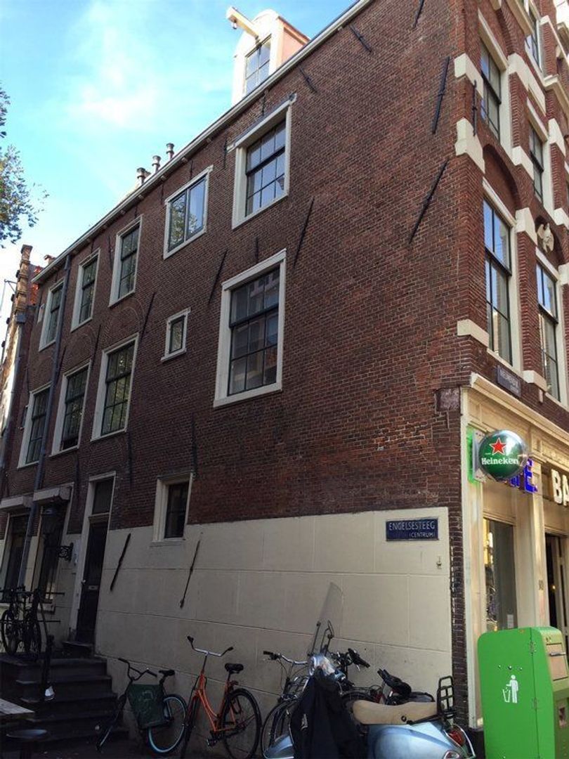 Nieuwendijk 30 3, Amsterdam foto-1 blur