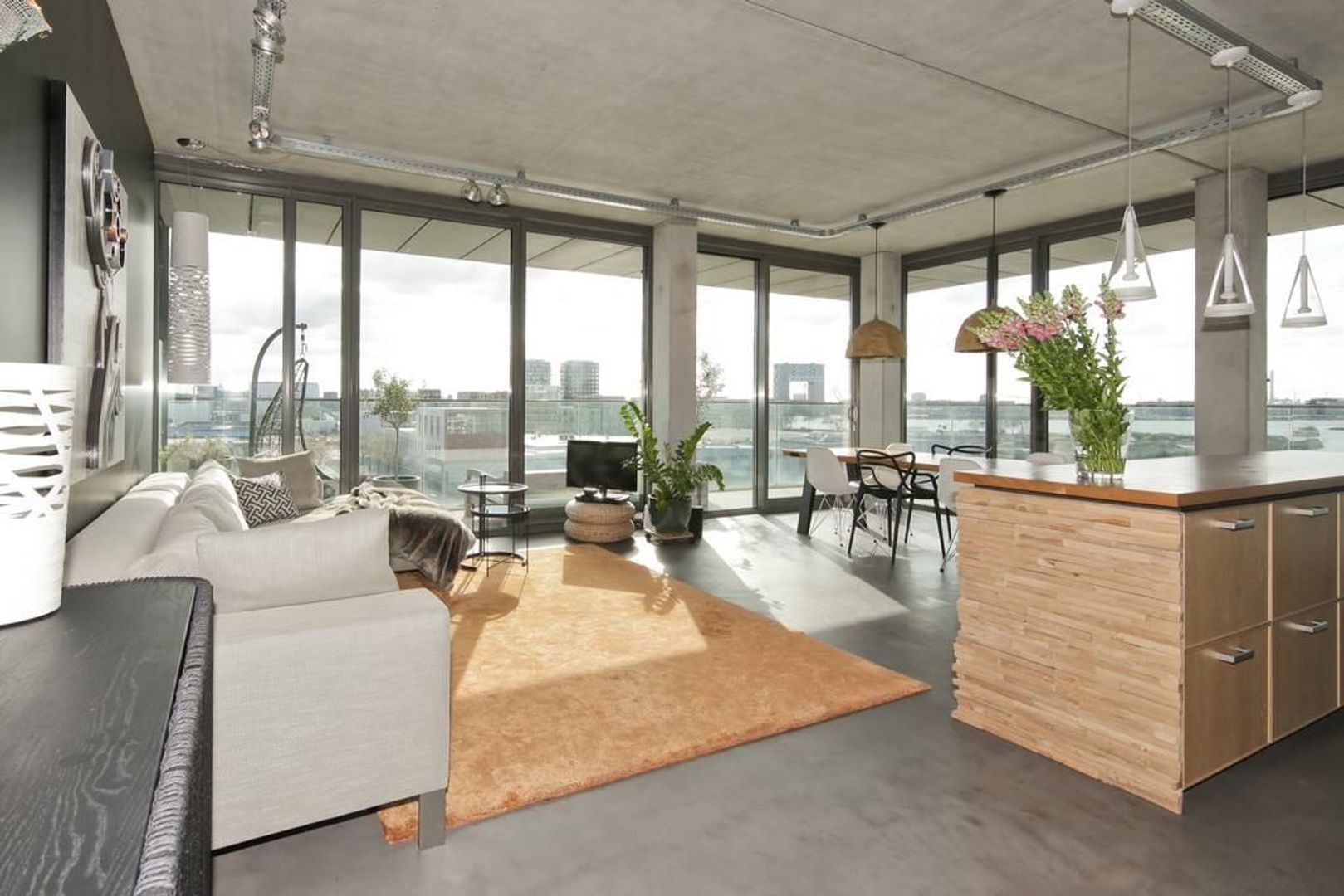 Ridderspoorweg 211, Amsterdam foto-1 blur