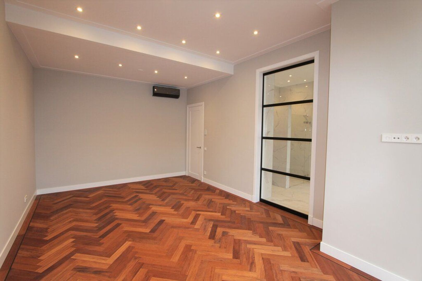 Koninginneweg 140 H, Amsterdam foto-4 blur