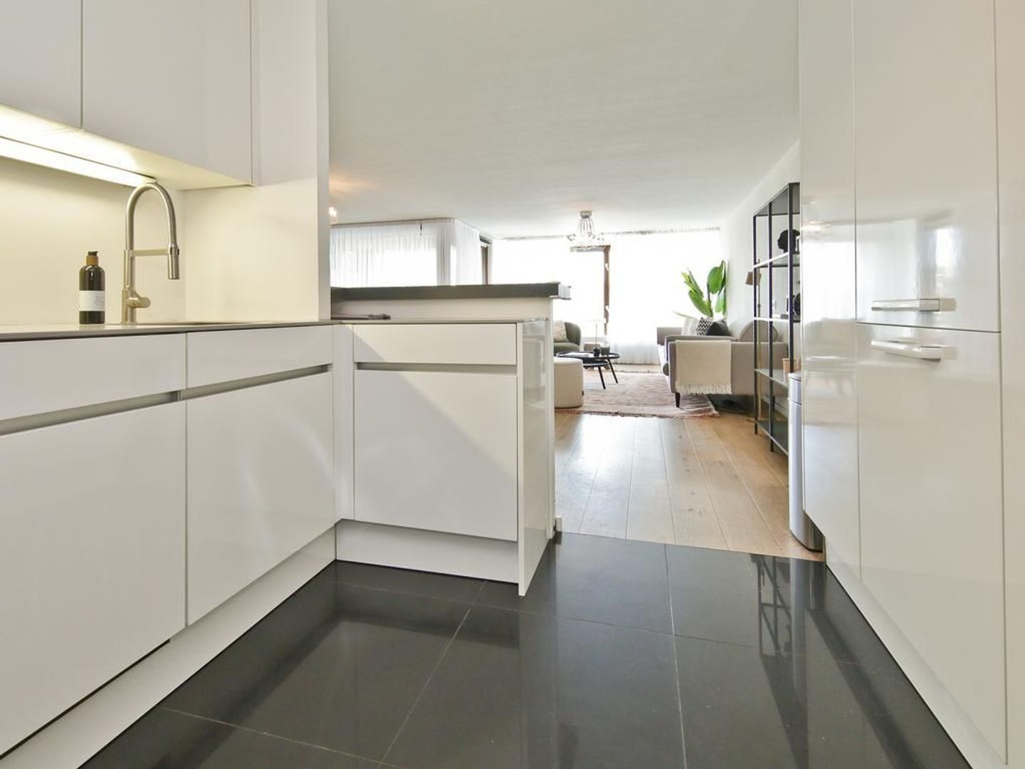 Pieter Calandlaan 638, Amsterdam foto-9 blur