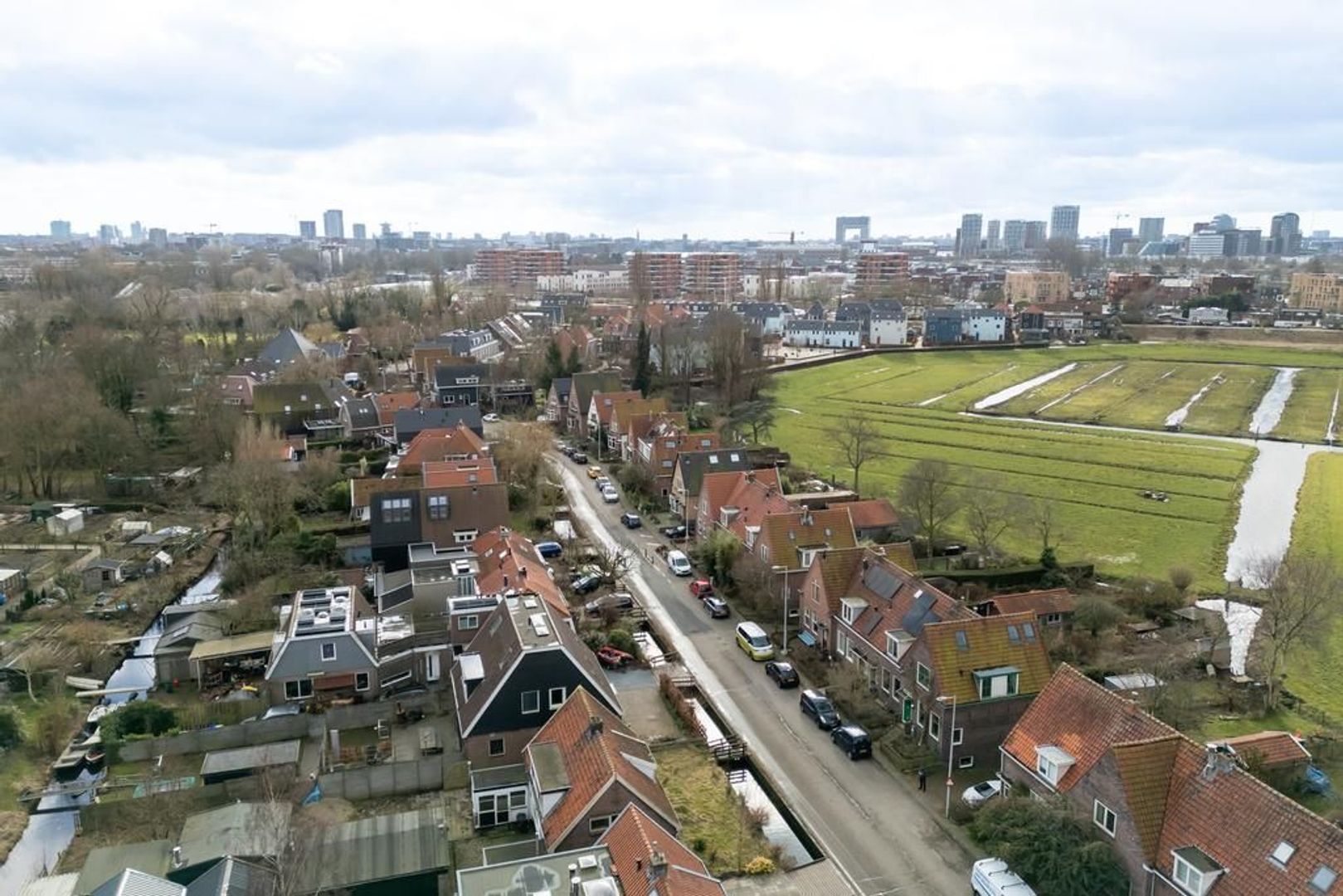 Kadoelenweg 183, Amsterdam foto-10 blur