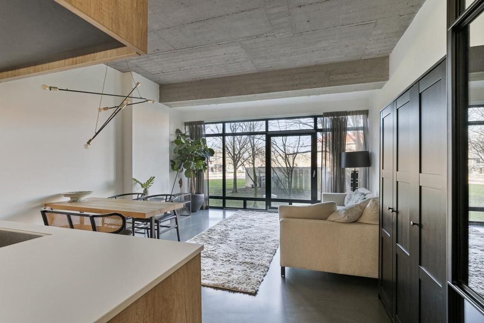 Burgemeester Hogguerstraat 1193, Amsterdam foto-0 blur