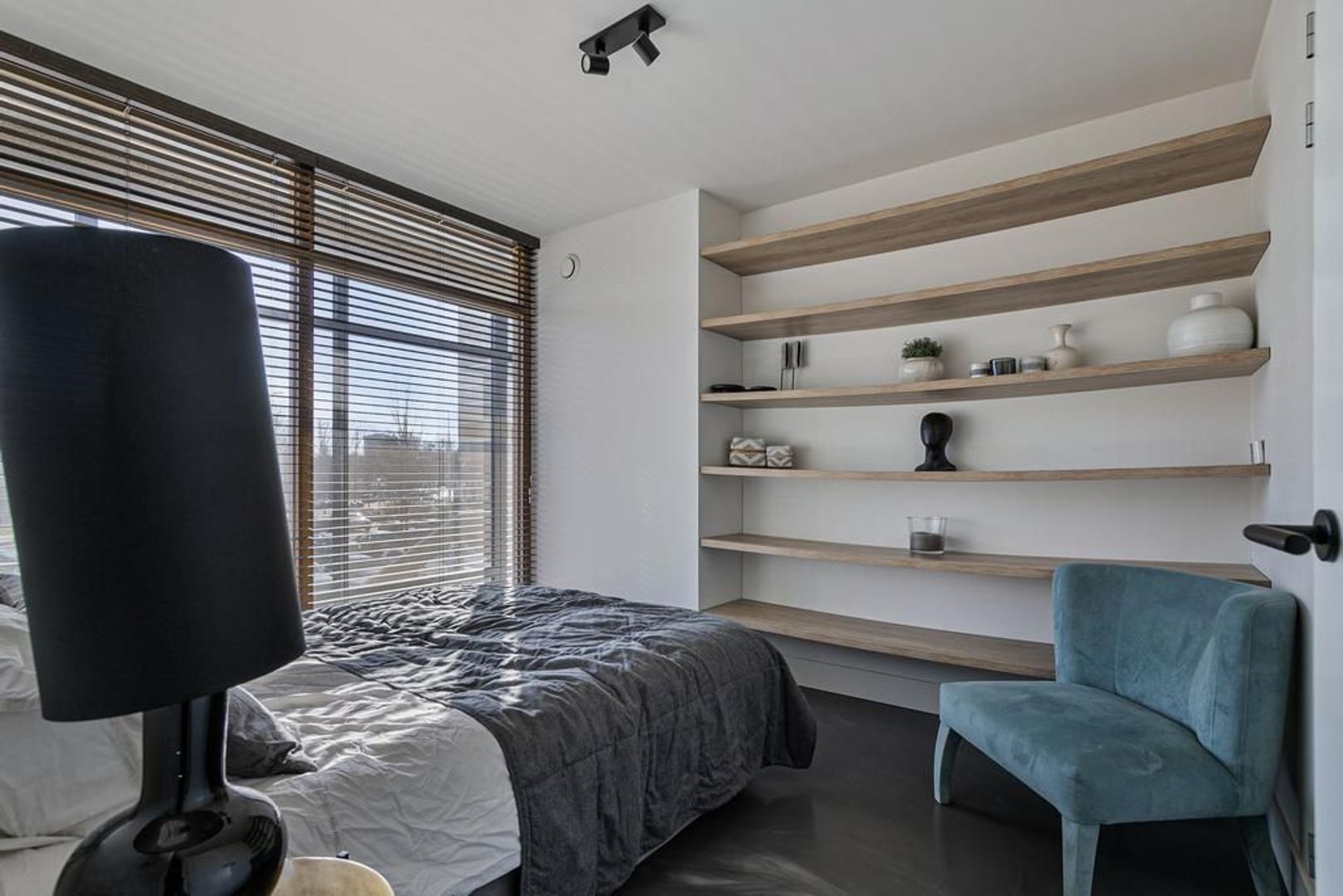 Burgemeester Hogguerstraat 1193, Amsterdam foto-16 blur