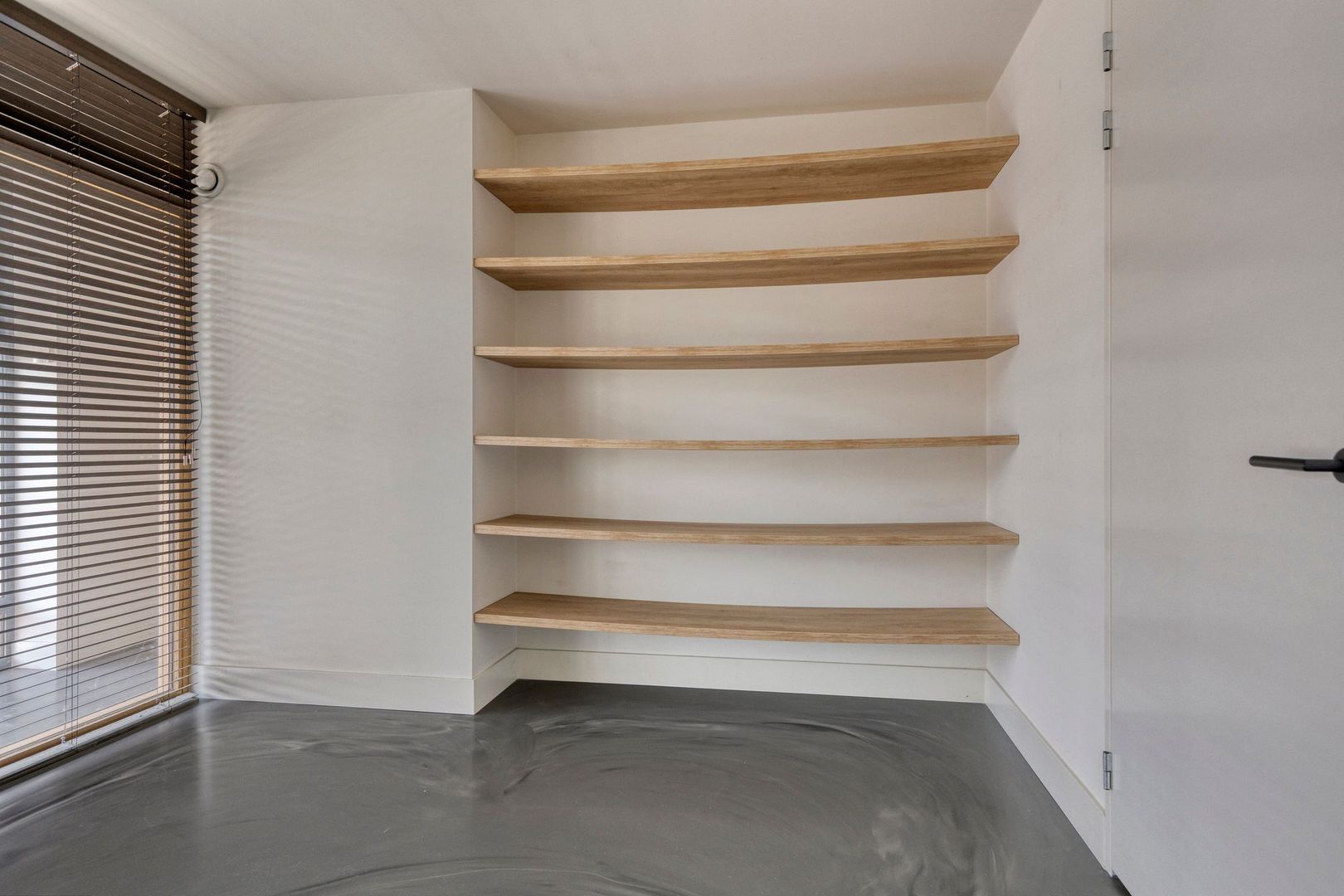 Burgemeester Hogguerstraat 1221, Amsterdam foto-11 blur