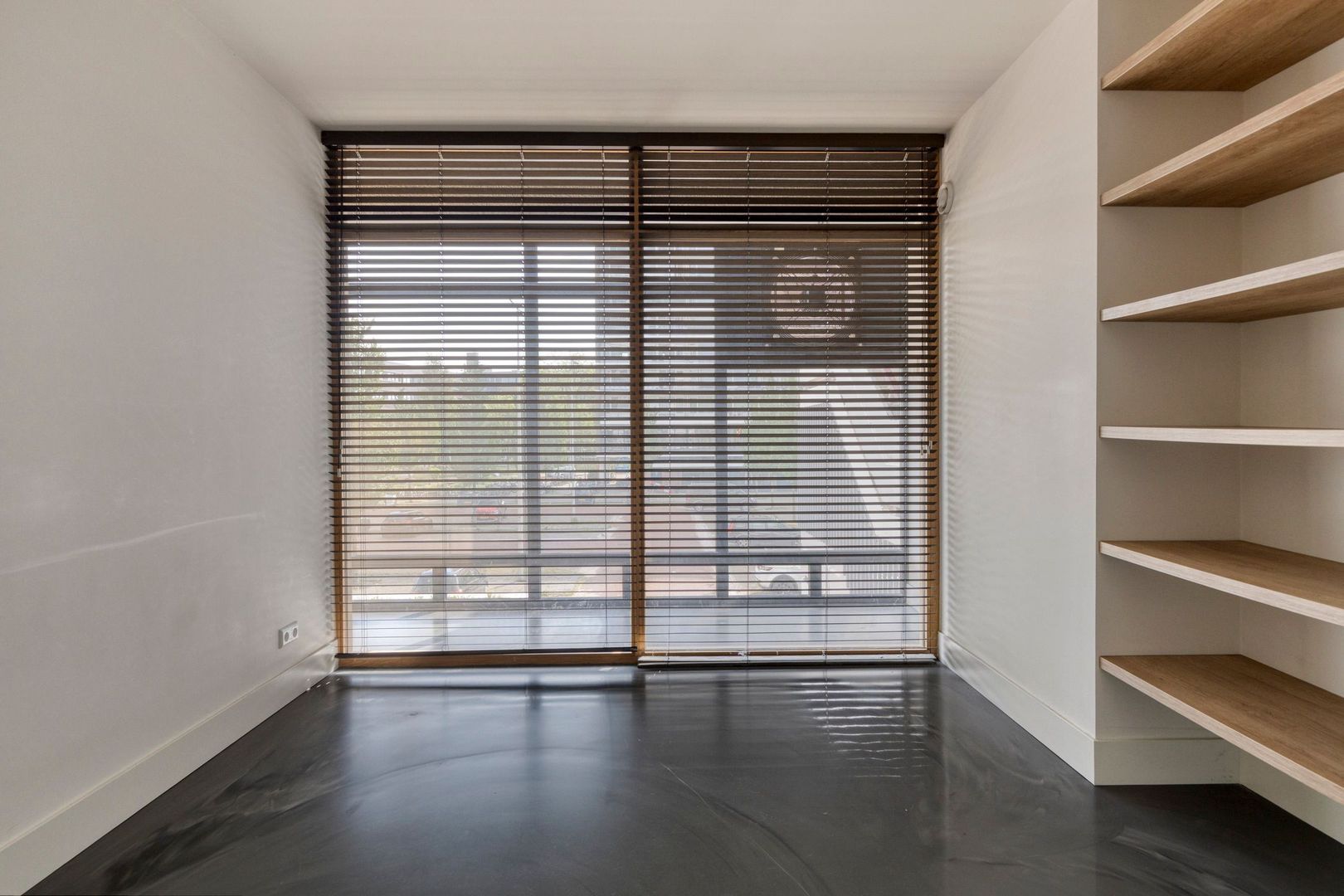 Burgemeester Hogguerstraat 1221, Amsterdam foto-12 blur