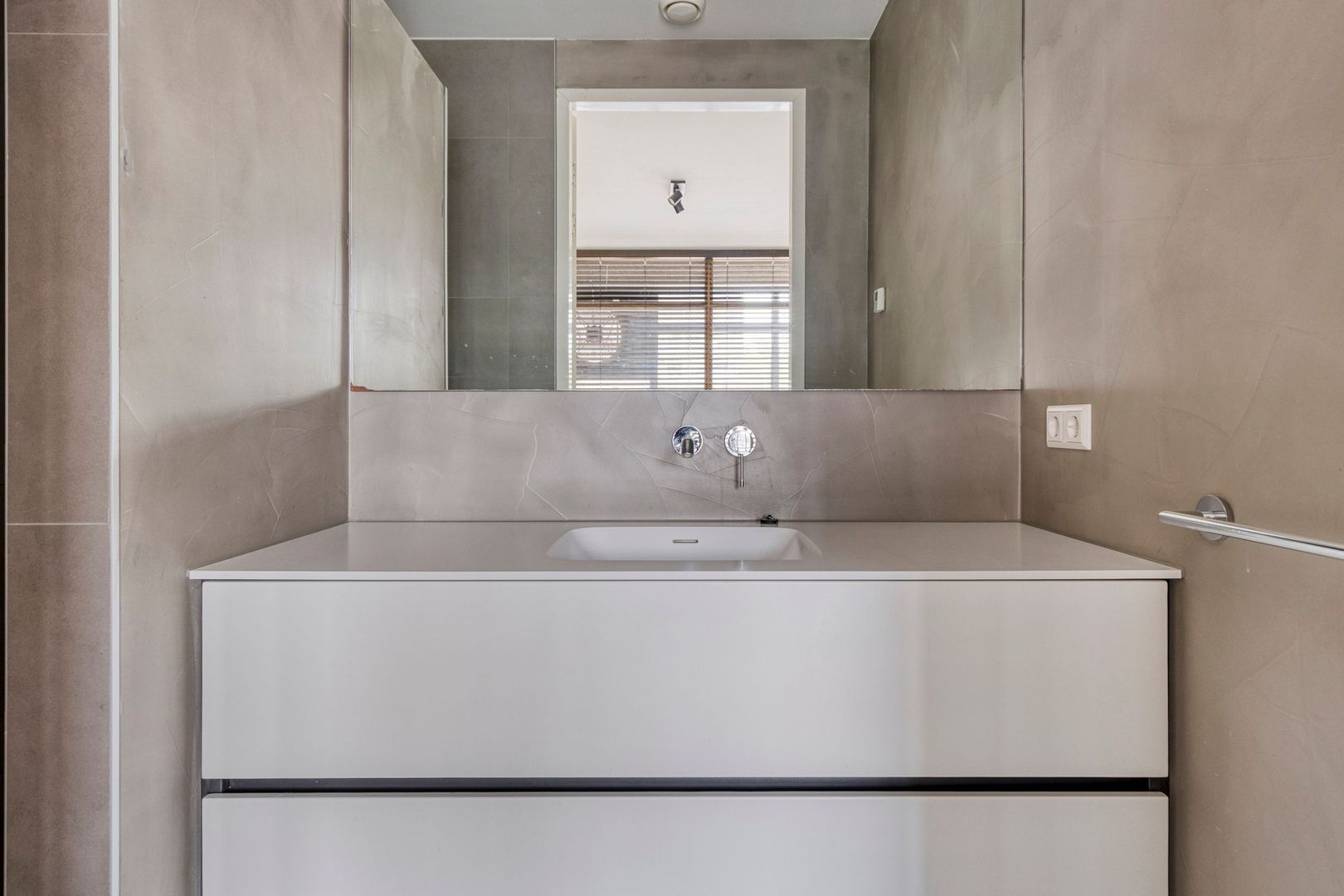 Burgemeester Hogguerstraat 1221, Amsterdam foto-13 blur