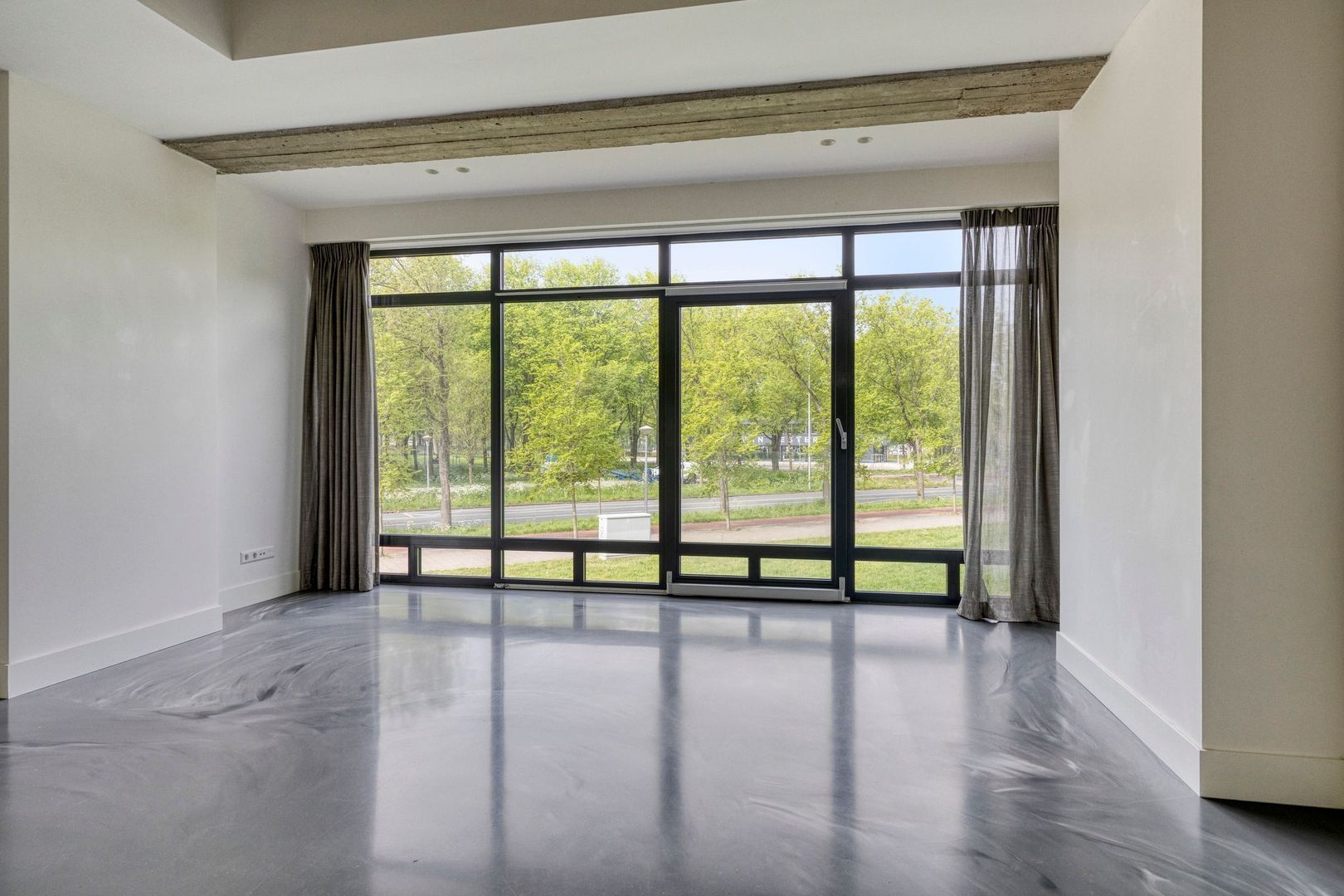 Burgemeester Hogguerstraat 1221, Amsterdam foto-16 blur