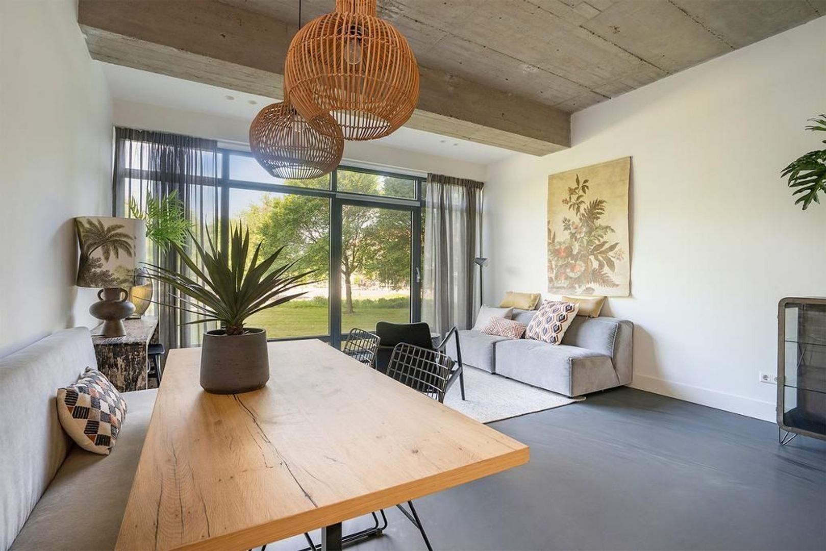 Burgemeester Hogguerstraat 1197, Amsterdam foto-1 blur