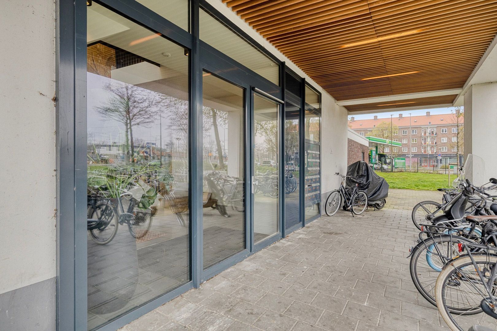 Burgemeester Hogguerstraat 1217, Amsterdam foto-22 blur