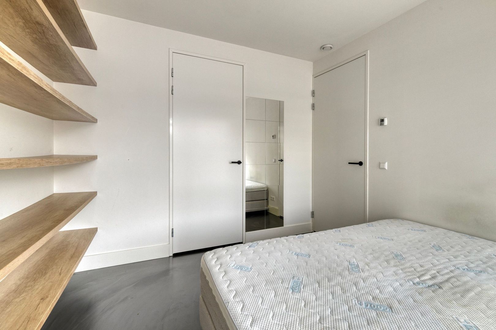 Burgemeester Hogguerstraat 1217, Amsterdam foto-12 blur