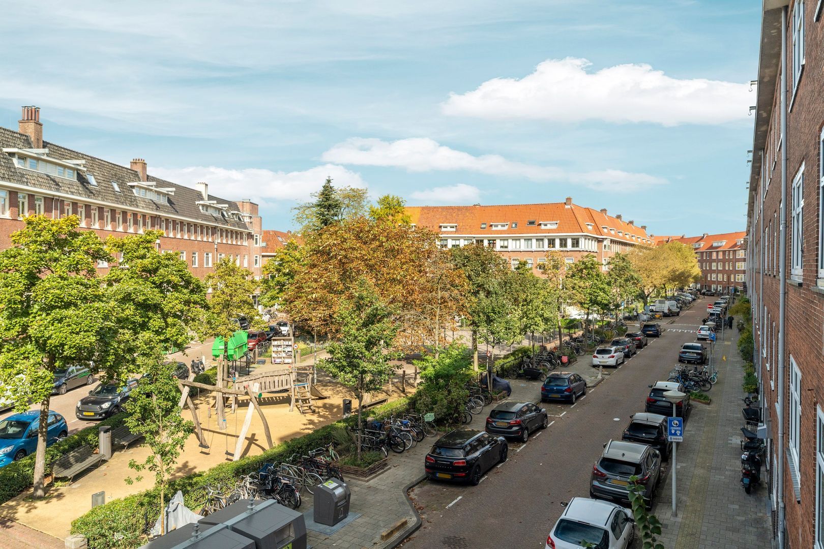 Paramariboplein 2 2, Amsterdam foto-4 blur