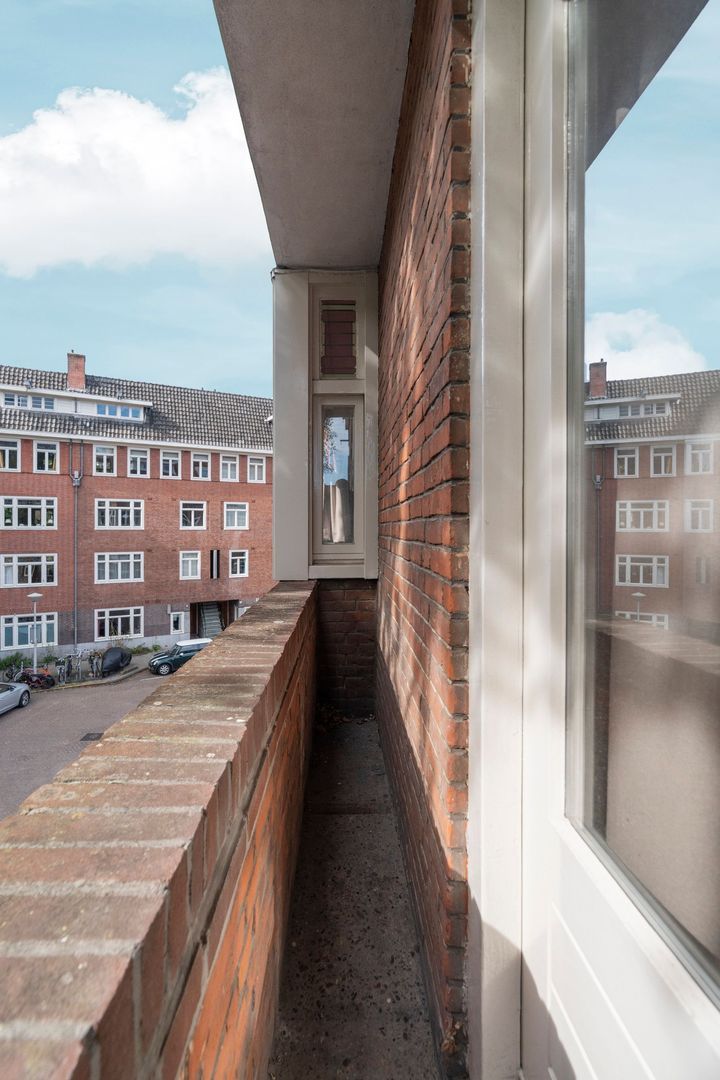 Paramariboplein 2 2, Amsterdam foto-11 blur