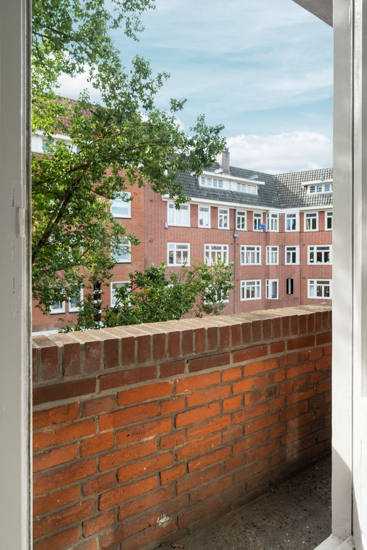 Paramariboplein 2 2, Amsterdam foto-12 blur