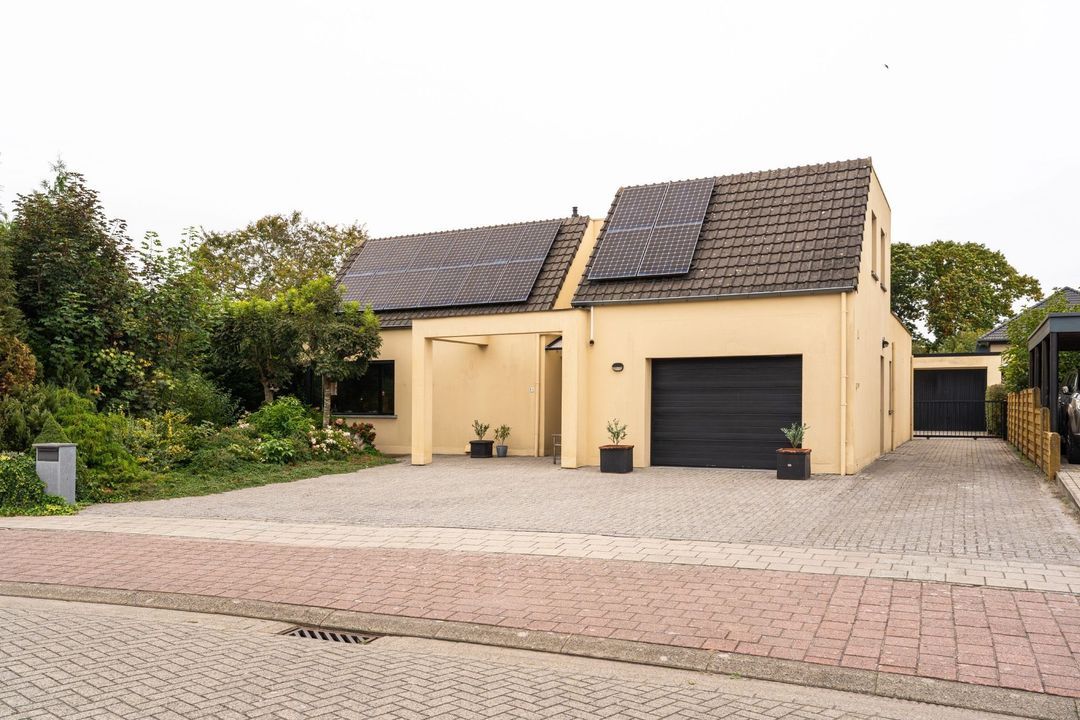 Huzenblek 51, Ravels