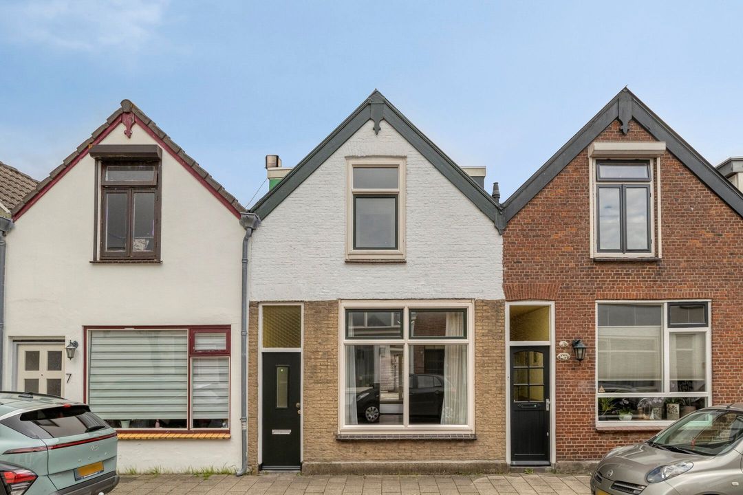 Middelharnissestraat 9, Schiedam