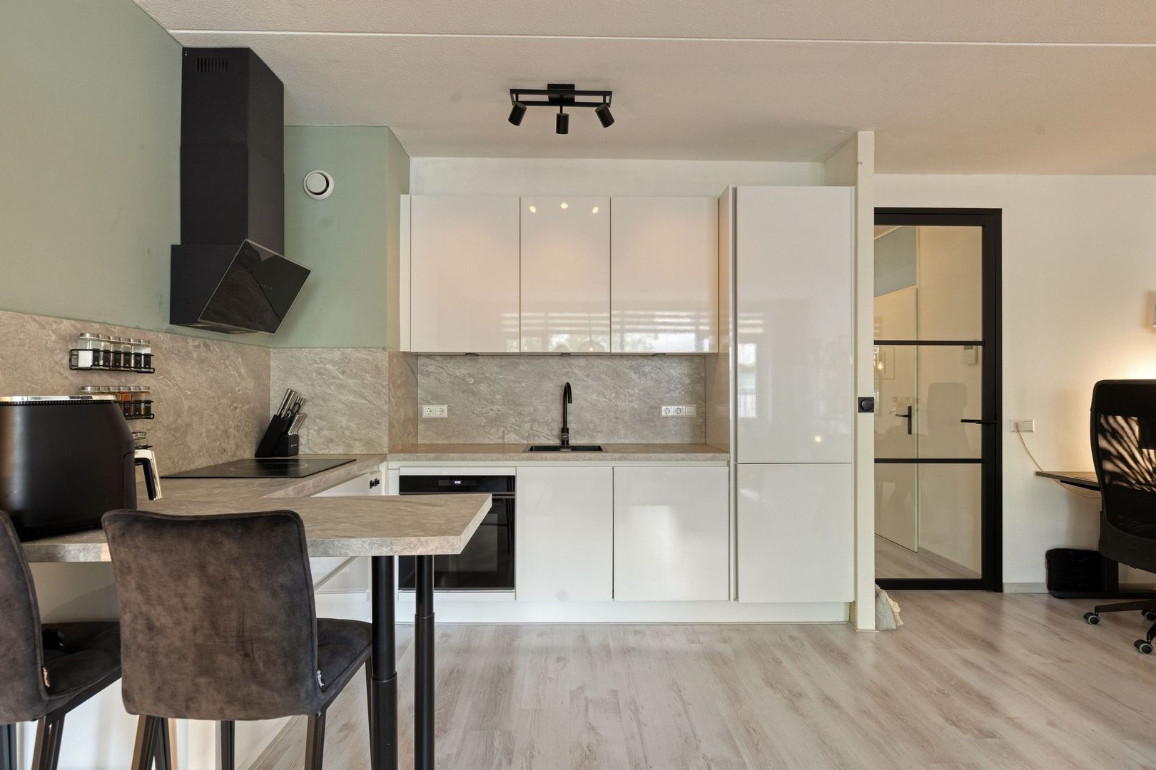 Delflandseweg 237, Schiedam foto-11 blur