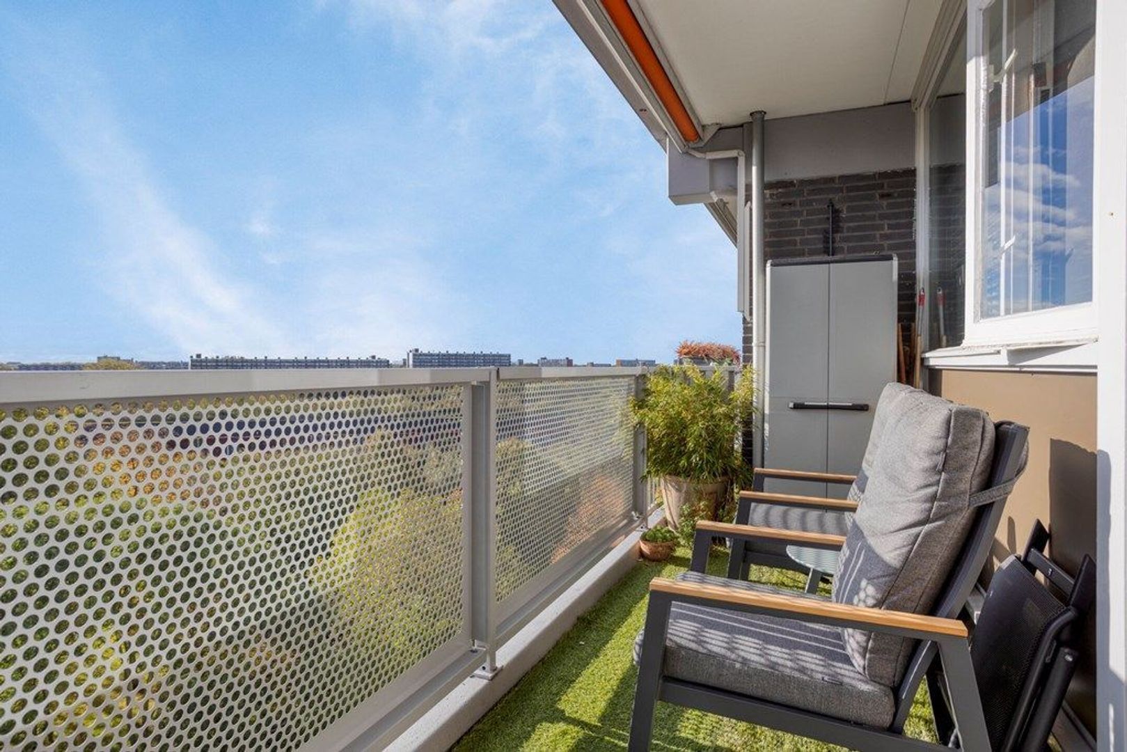 Chopinplein 228, Schiedam foto-13 blur