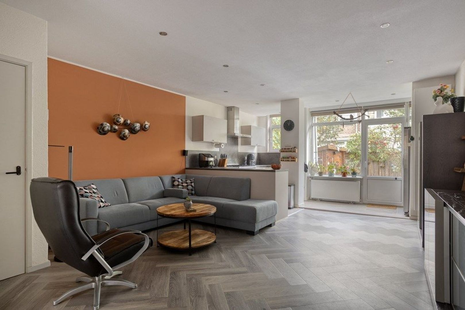 Paulus Potterstraat 18, Schiedam foto-3 blur