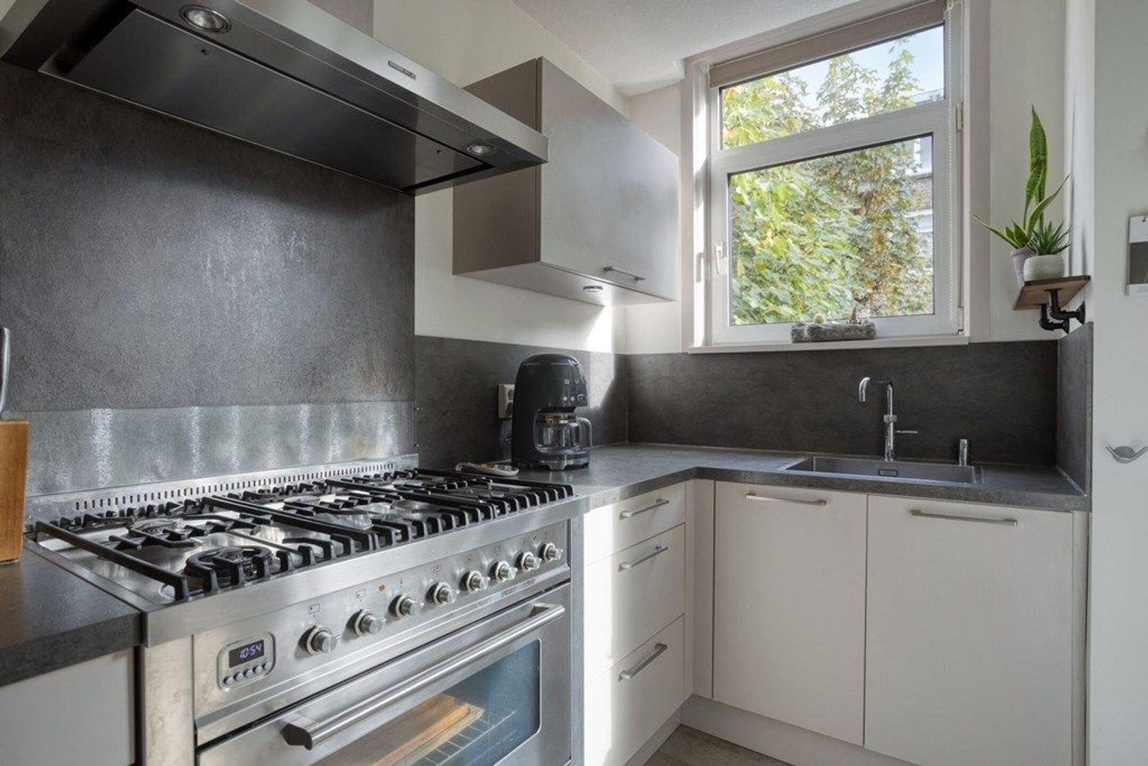 Paulus Potterstraat 18, Schiedam foto-9 blur