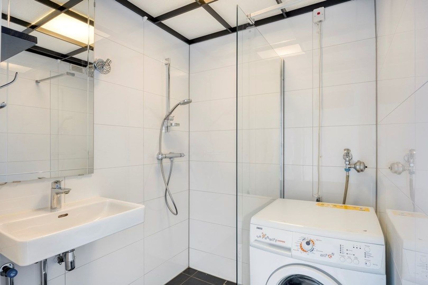 Chopinplein 120, Schiedam foto-20 blur