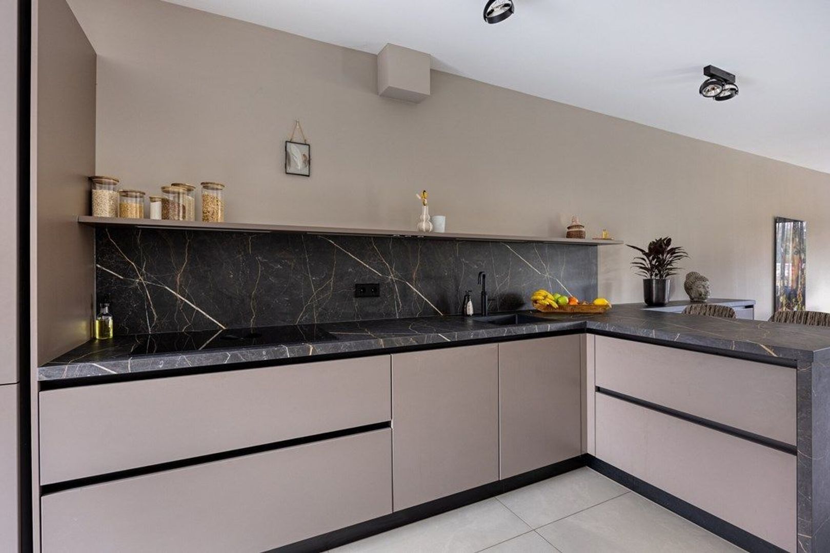 Kerklaan 66, Schiedam foto-13 blur