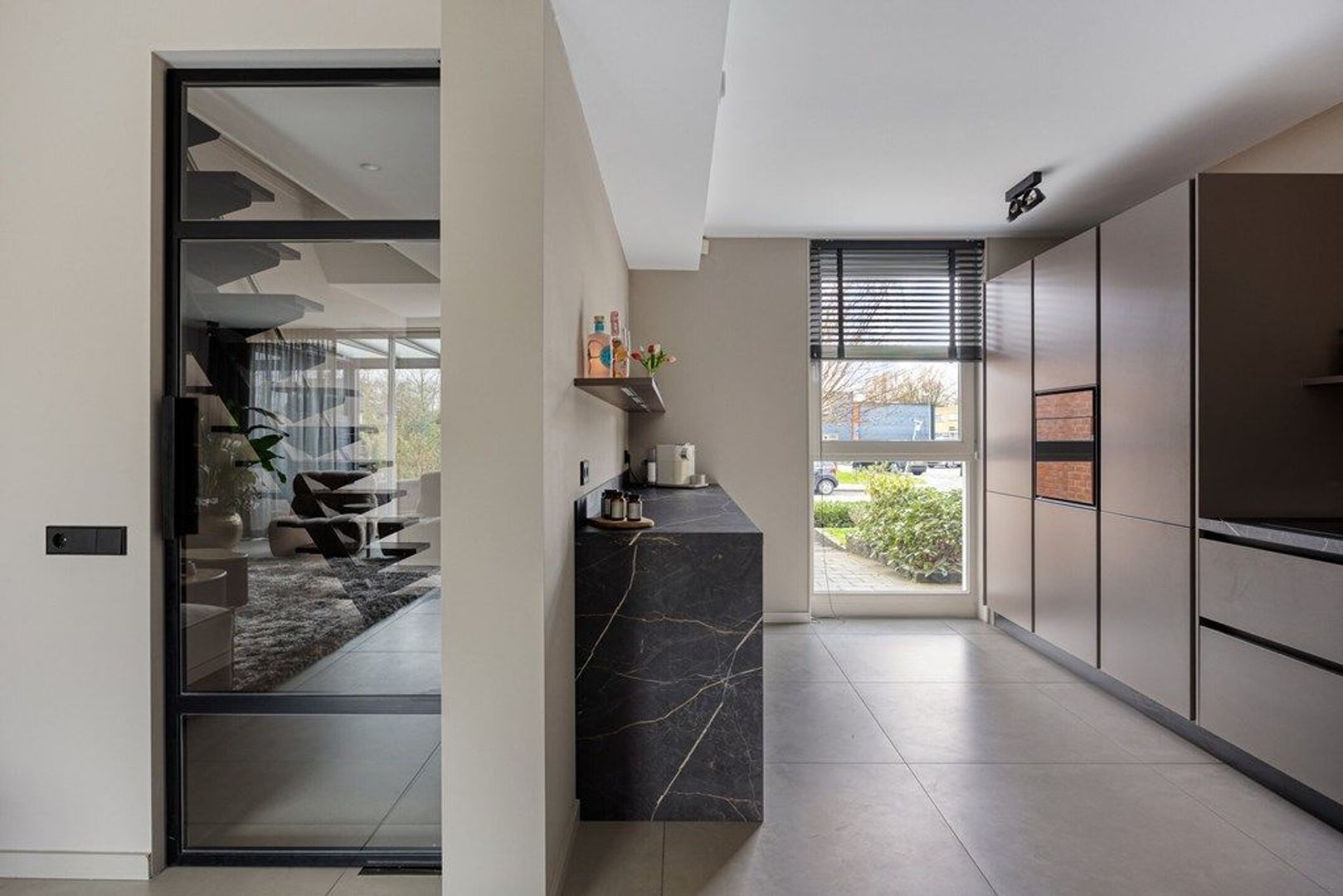 Kerklaan 66, Schiedam foto-10 blur