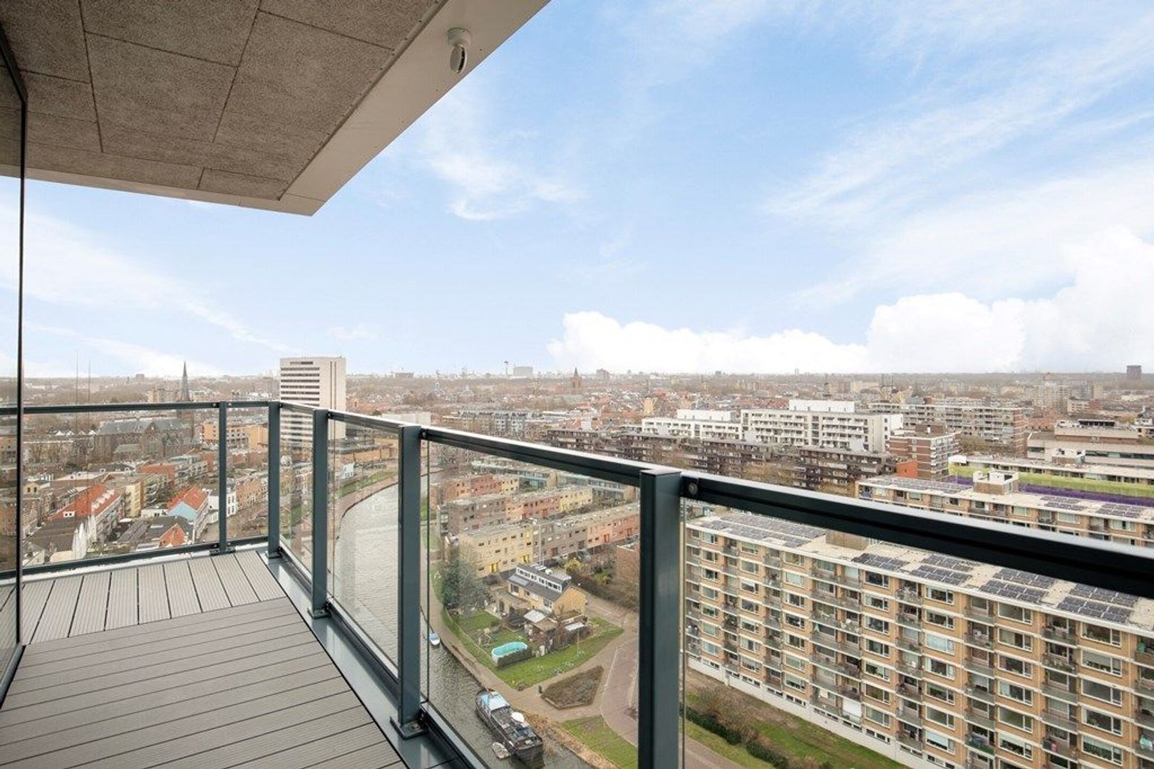 Stationsplein 6 M9, Schiedam foto-31 blur